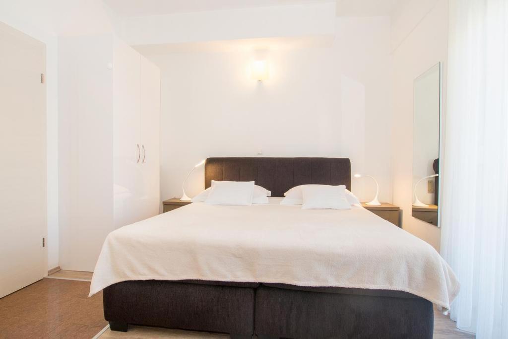 Bed & Breakfast Pino Podstrana Exterior foto