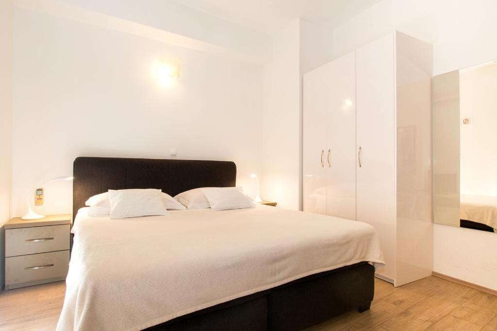 Bed & Breakfast Pino Podstrana Exterior foto