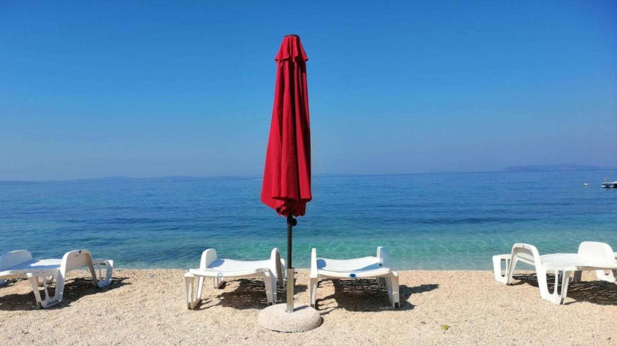 Bed & Breakfast Pino Podstrana Exterior foto