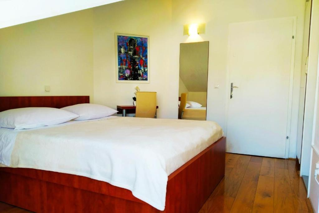 Bed & Breakfast Pino Podstrana Habitación foto